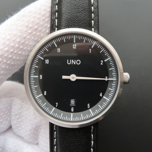 德国UNO手表，全球第一款单指针手表，这款由botta公司设计的手表采用了独特的单指针，一个小刻度代表5分钟，总共有144个小刻度。皮表带，自动机械机芯，男士手表，透底